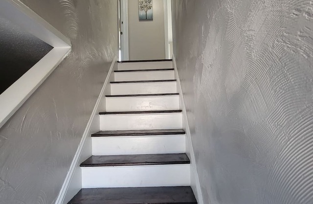 Nestled in a quiet safe neighborhood that's 2-minutes to I-91Intersate