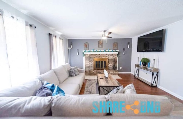 Charming 3BR/2BA Sherwood Home with 2-Car Garage