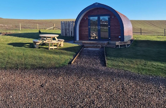 Herdwick - luxury pods with Private hot tubs - BBQ - 750m to Beach