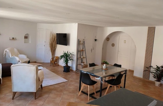 Homerez - Nice appartement for 4 ppl. with balcony at Coursan