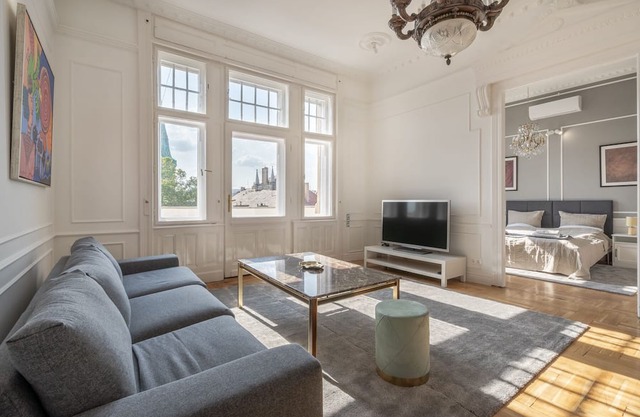 3 BR Classical Apartment With a Modern Touch