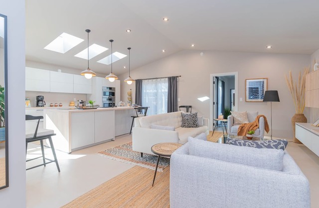 CA Pacific Modern Comfort