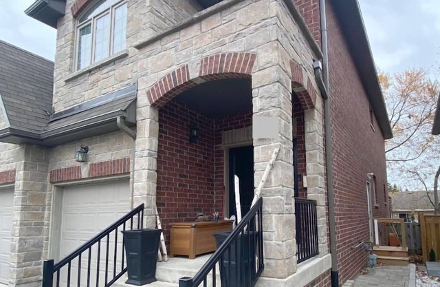 Private Mississauga South Basement Apartment with Bedroom & Den