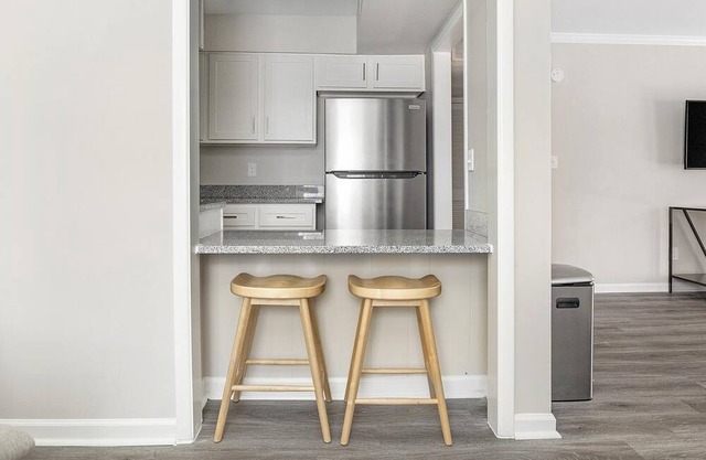 Modern Apartment in Prime Location (ID1403X456)