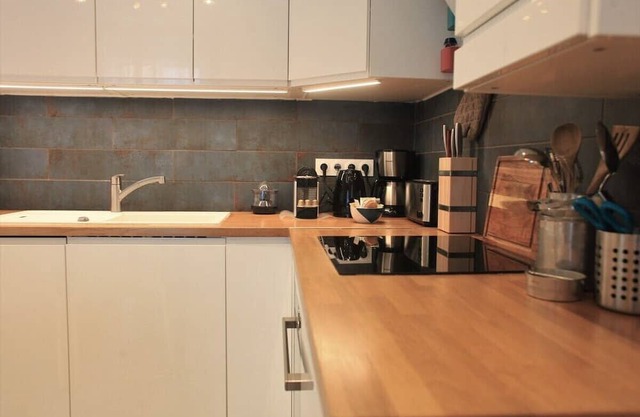 Superb new T3, 2 beds, 1 large office, Championnet