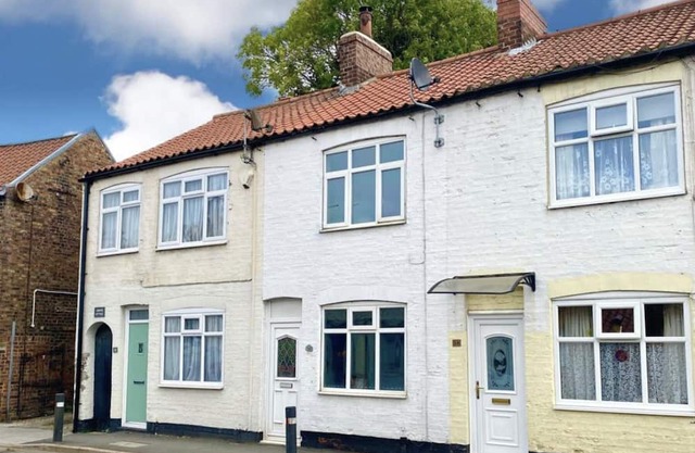 2 bed, dog friendly cottage, in picturesque East Yorkshire coastal village.