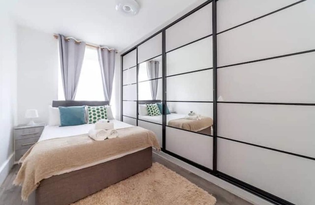 Great Central Ground floor flat with free parking child friendly vauxhall