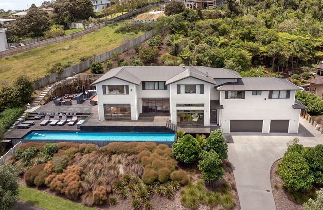 Aqua Oasis - Schnapper Rock Holiday Home