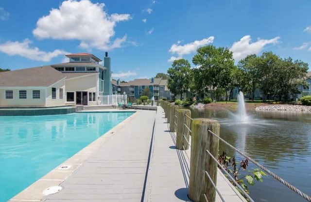 Luxury Apartment - 10 min from oceanfront