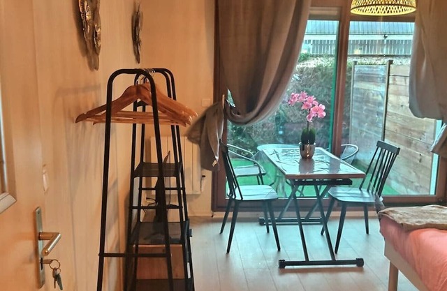 Appart Bourg 13, Calme, Jardin Privé, Wifi Gratuit et Proche Toutes Commodités