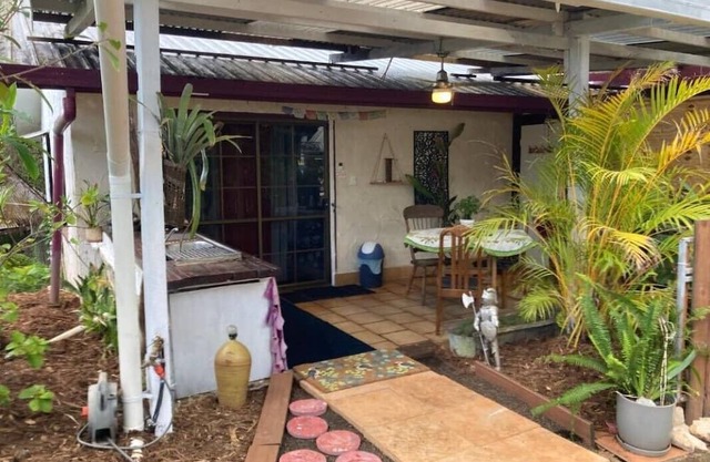 Bohemian Villa. Comfortable garden surrounded villa on average.