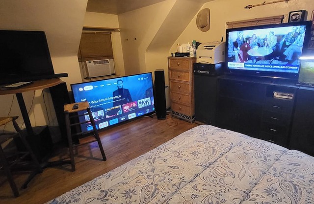 Upper Loft Room B&B