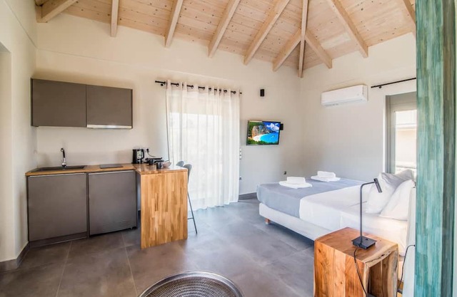 Mountain View Suite with Mega Balcony