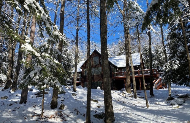 WINTER BREAK ESCAPE! 35 minutes to Sunday River, an hour from Portland.