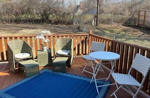 Pet-Friendly Home - 2 miles to downtown KC