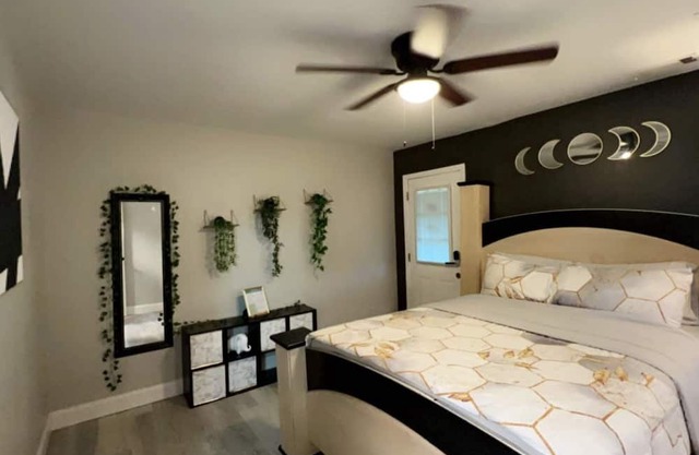 Luxury Queen Bed/Full Bed South ATL in-Law suite