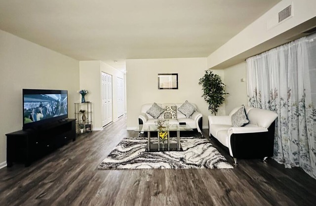 Cozy Apartment in Alexandria near D.C