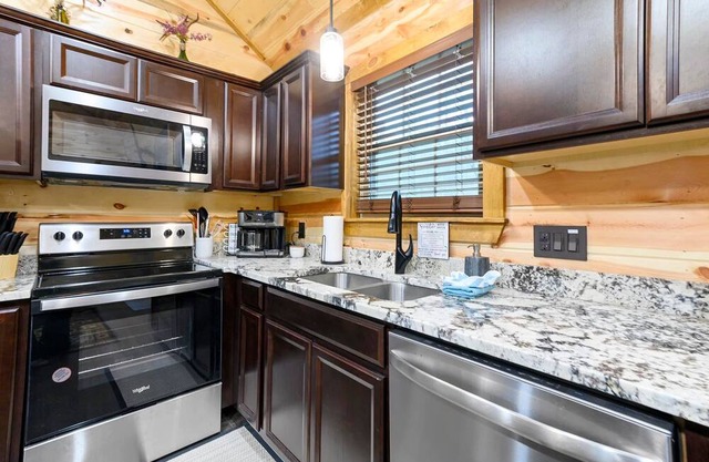 Homey 2 BR Cabin