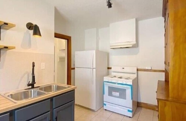 Cozy Stylish Renovated & Convenient 2bd Apartment for Monthly Stays