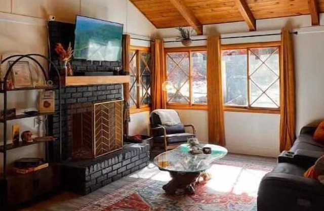 Brand new Salt & Pine Cabin in Moonridge, Big Bear Lake -0.5 mi to Ski Resort