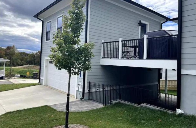 New Private Condo in Historic Area & Near DC