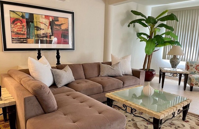 Spacious 4BD/2.5BA Retreat Near Hospital & Tumon