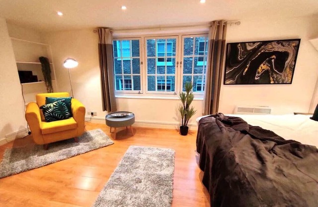 Livestay Studio Apartment on Covent Garden*3