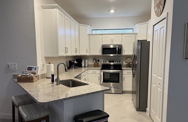 Villa in Timber Creek, Resort style, Ground level 2 BED, 2 FULL Bath+ DEN/OFFICE