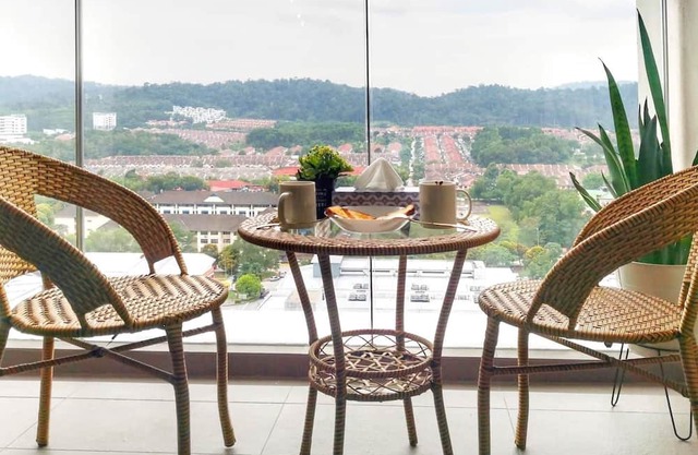 Comfy Apt at Ten Kinrara - Pavilion BukitJalil/IOI Mall/Near Sunway Lagoon -LRT