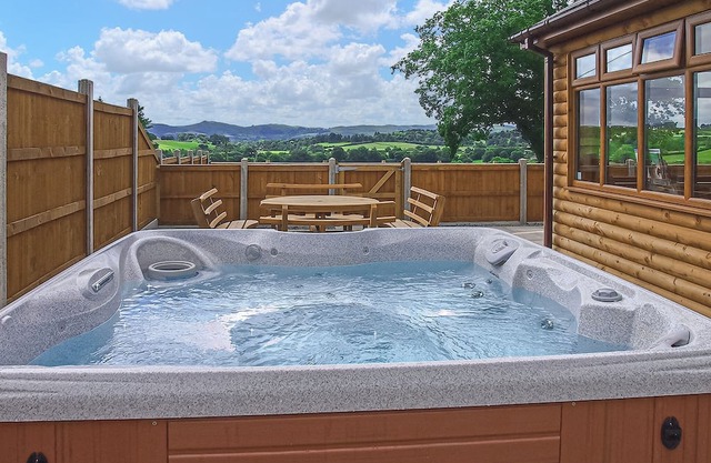 Spacious lodge with one double and one twin.