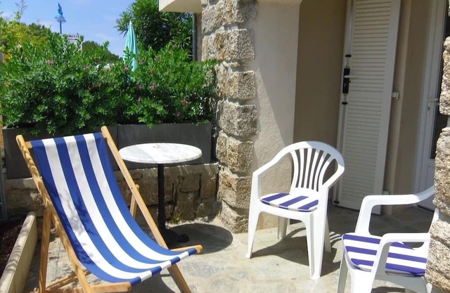 2 Pièces, Climatisé, à 150 m de la Plage, Tout Confort Pour 4 Personnes