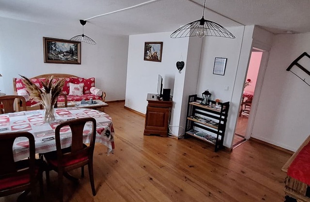FAMILY APARTMENT WITH ALL AMENITIES WITHIN WALKING DISTANCE IN THE CITY CENTER