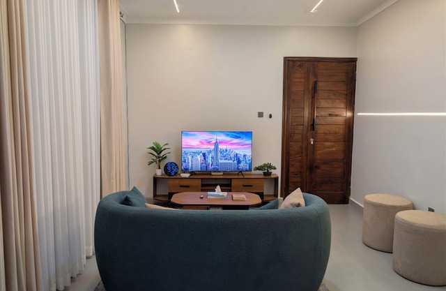 Modern Hakuna Matata Apartment in Munyonyo