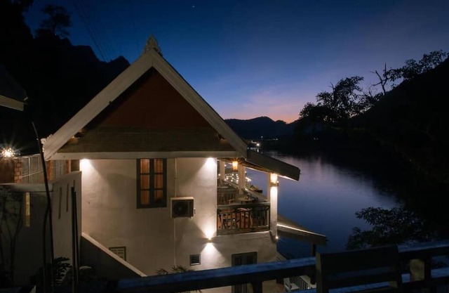 Dokchampa River View Villa
