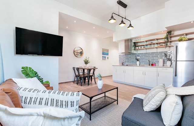 Apt D, Sunny San Juan Getaway