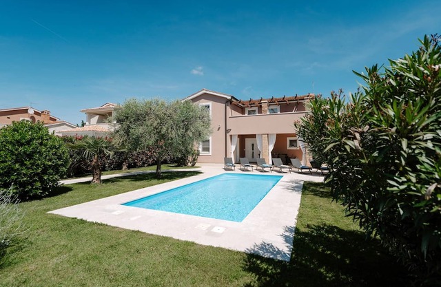 Villa Mariella (100261-K1) - Kastelir