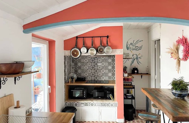 Charming Apartment with River Views & Sunny Terraces near Lisbon