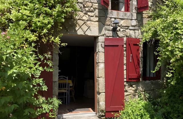 Holiday Home 'Breton Gildas' with Shared Terrace, Shared Garden and Wi-Fi