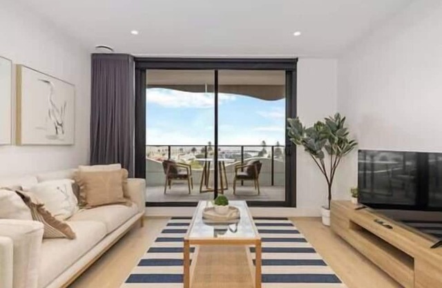 Sea View 2BR w/Best Rooftop Pool in Melb!