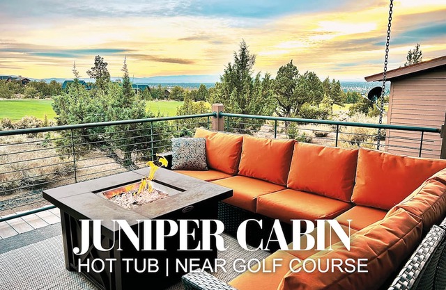 Cabin 110 at Brasada Ranch: 3 Master Bd, 3.5Ba, Golf Course Views & Hot Tub!