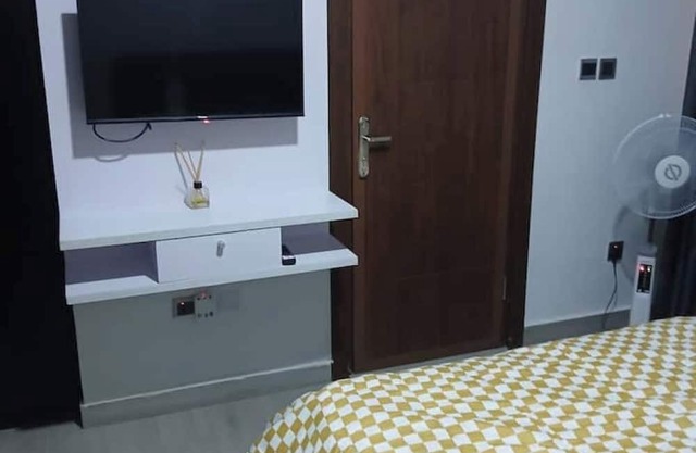 Metropolitan Nest III (A room in an apartment)