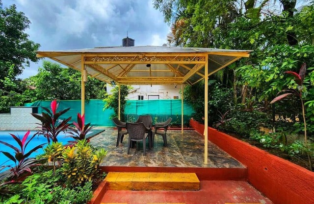 The CELESTE VILLA: Elegant 3BHK Retreat ,Private Pool, Mountain view.