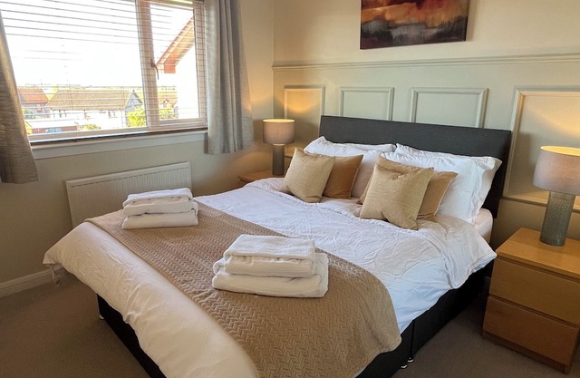 Bright Airy Apartment in quiet residential area in heart of Moray