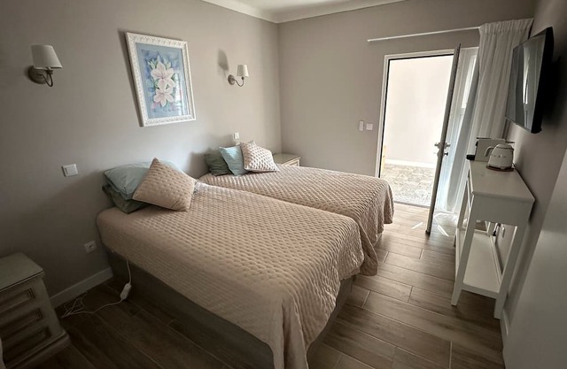 Room 'Orange Blossom Grove - 2' with Shared Terrace, Wi-Fi and Air Conditioning