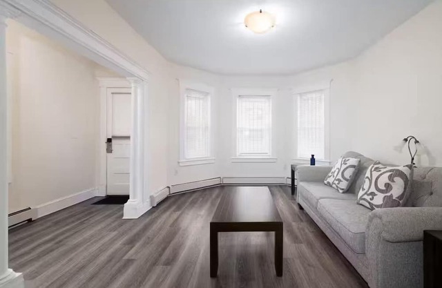 Best Private Group Stay - Sleep 16+ 3 Levels with 3 Baths 2 Kitchens