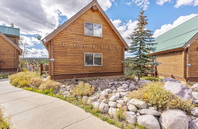 Evergreen Ridge | Pool | Hot Tub | Snowmobiling