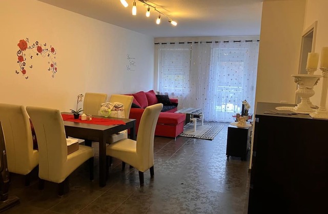 Attractive apartment-Terrace-Free Parking-WiFi-Close to Public transport