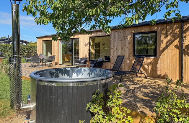 4 bedroom pet friendly home in Rønde