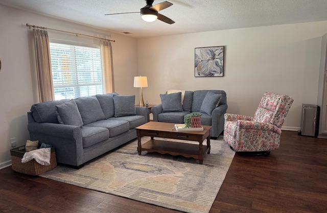 Cozy Retreat in the Heart of Statesboro