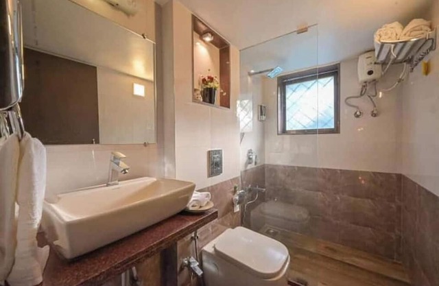 4 BHK Garden Villa w Pool & Lawn in Lonavla
